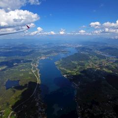 Flugwegposition um 13:39:13: Aufgenommen in der Nähe von Gemeinde Ludmannsdorf, Österreich in 2011 Meter
